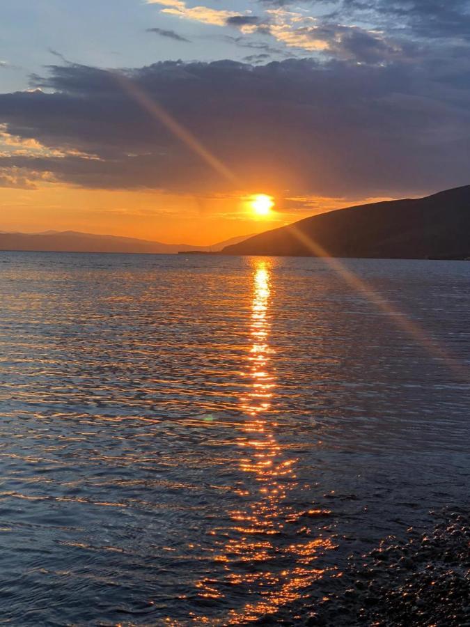 Удобные Апартаменты С Видом На Море Batumi Exterior foto